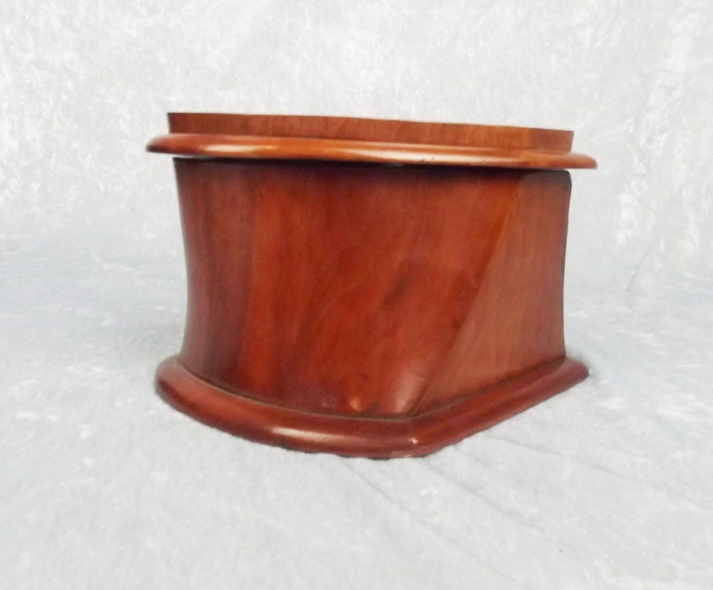 Fine WW1 Converted Propeller Blade Cross Section Caddy - Image 5