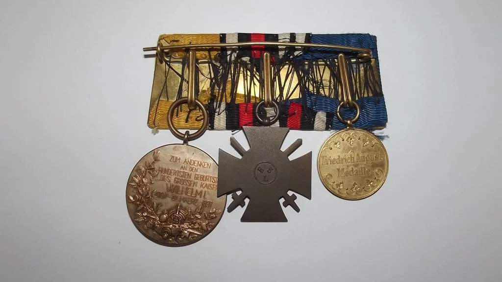 WW1 German 3 Medal Group Inc. Honour Cross - Image 3
