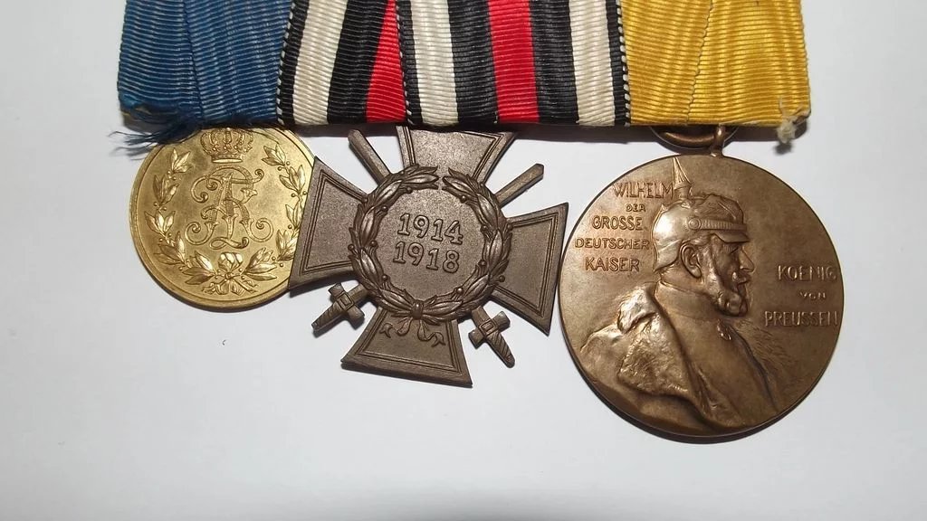 WW1 German 3 Medal Group Inc. Honour Cross - Image 4