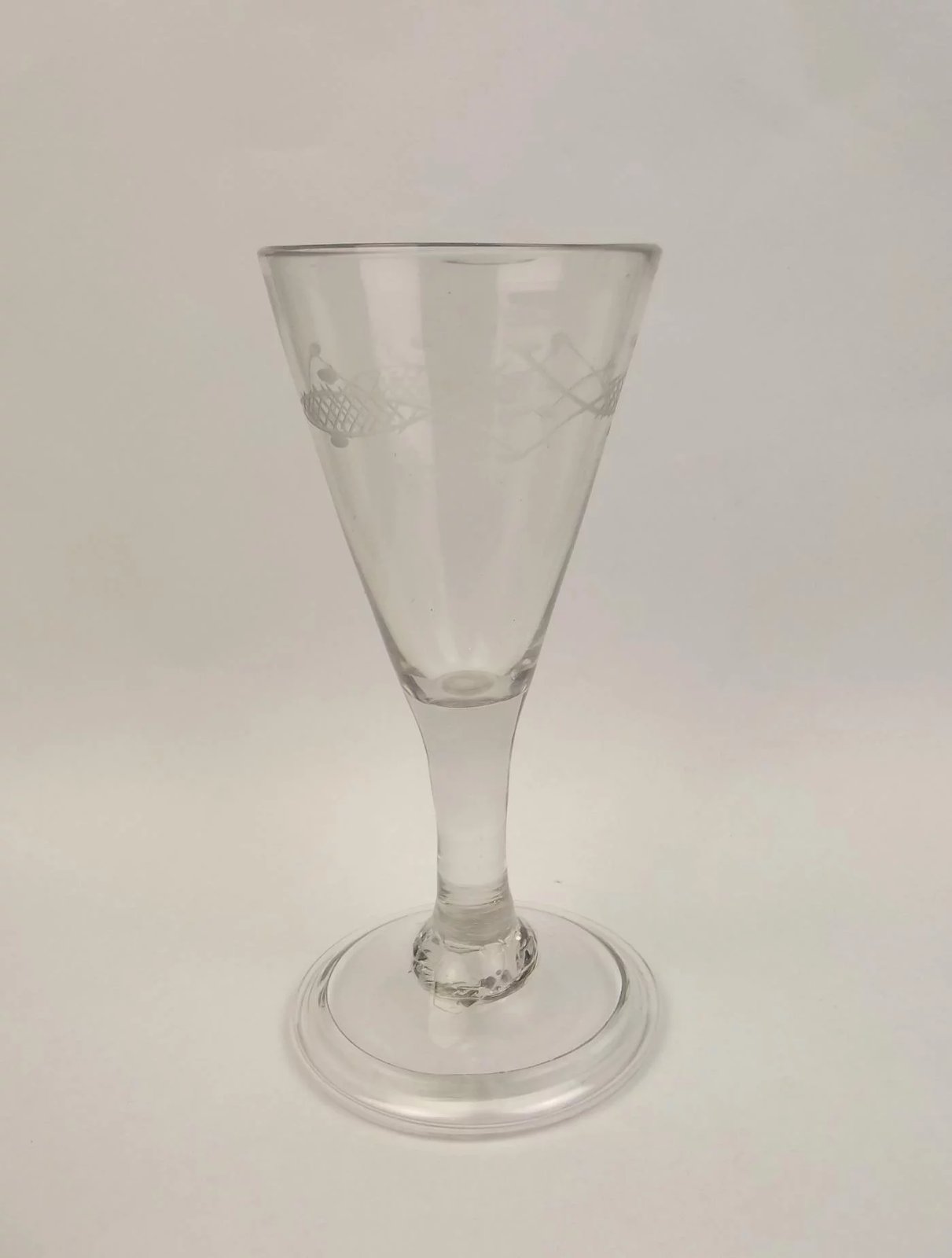 Georgian Etched Trumpet Bowl Gin Glass - Image 3