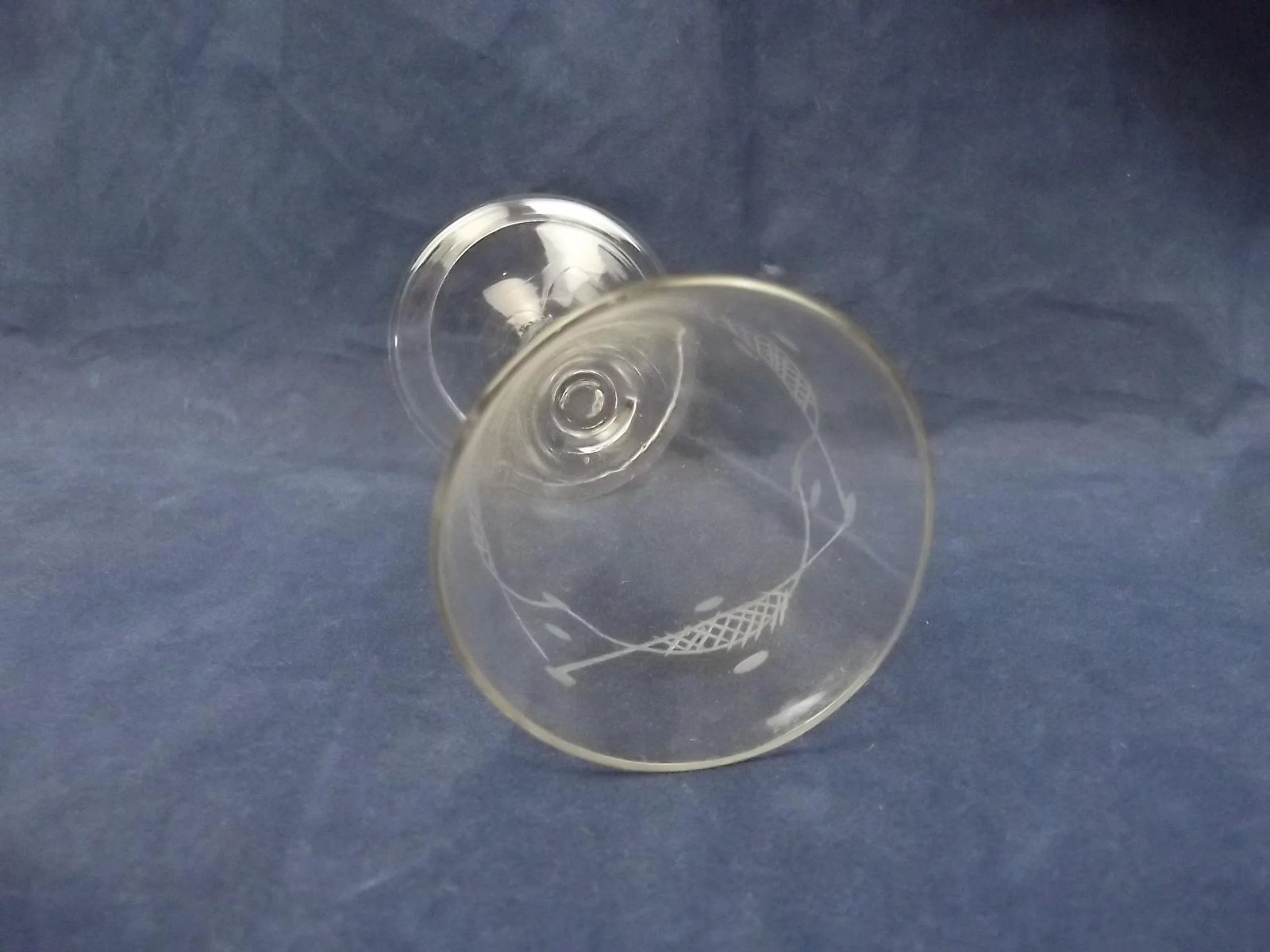 Georgian Etched Trumpet Bowl Gin Glass - Image 10