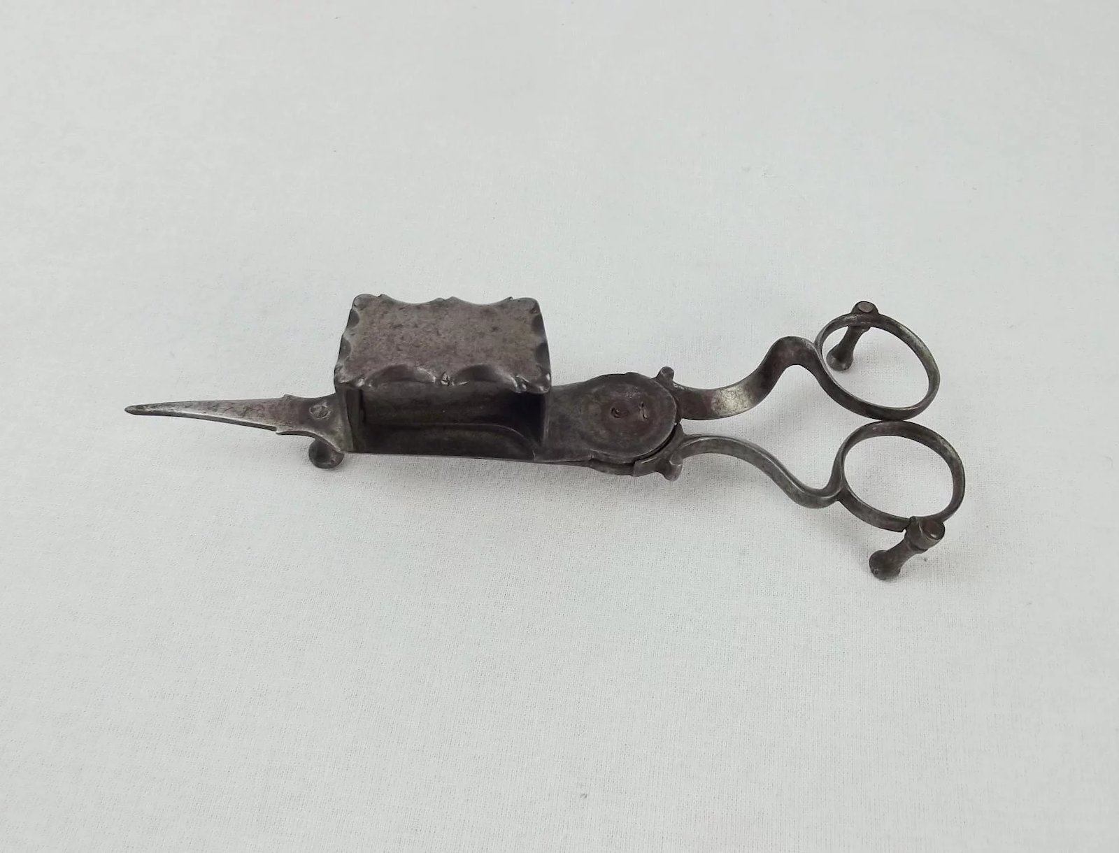 Georgian Scissor Action Candle Snuffer - Image 2