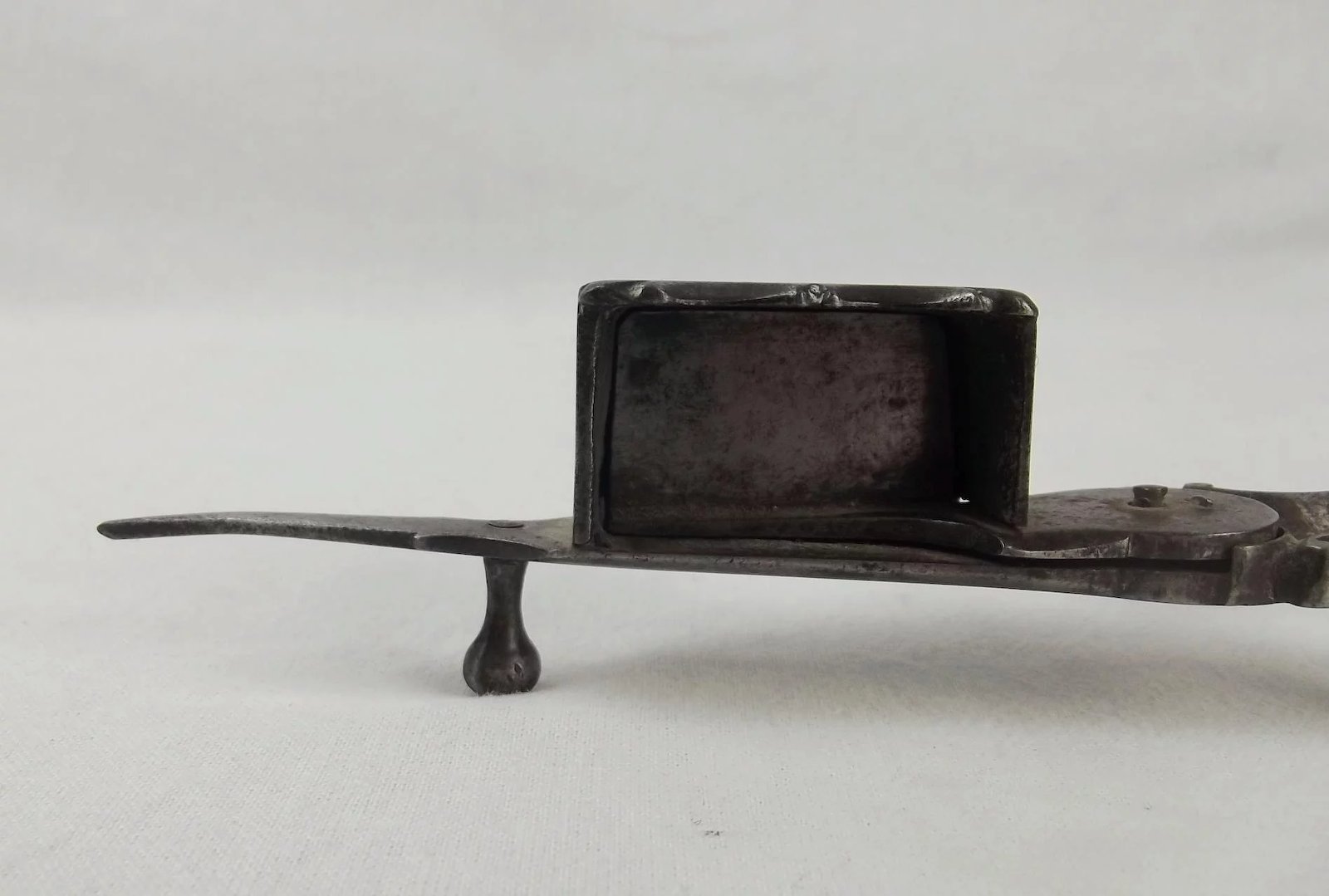 Georgian Scissor Action Candle Snuffer - Image 3