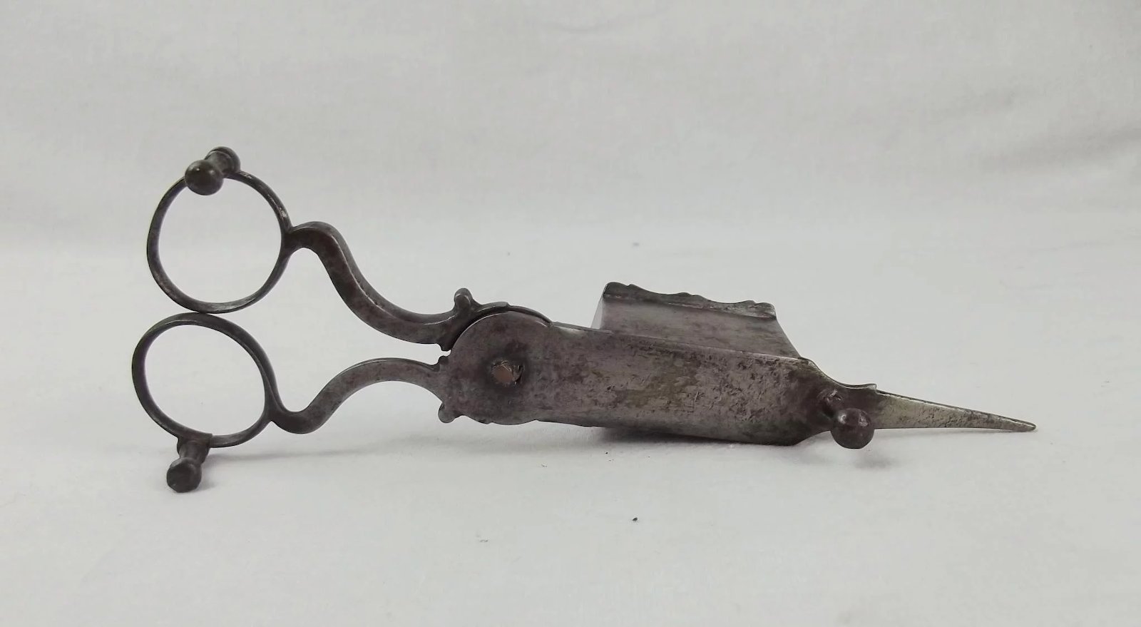 Georgian Scissor Action Candle Snuffer - Image 7