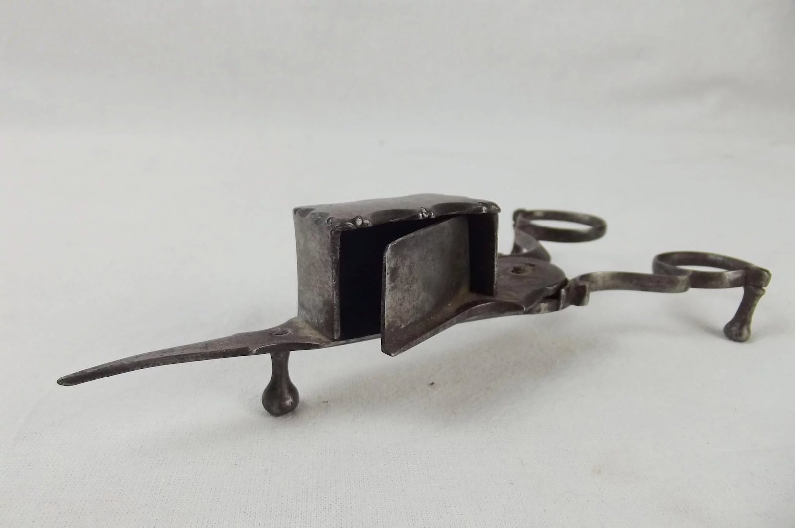 Georgian Scissor Action Candle Snuffer - Image 8