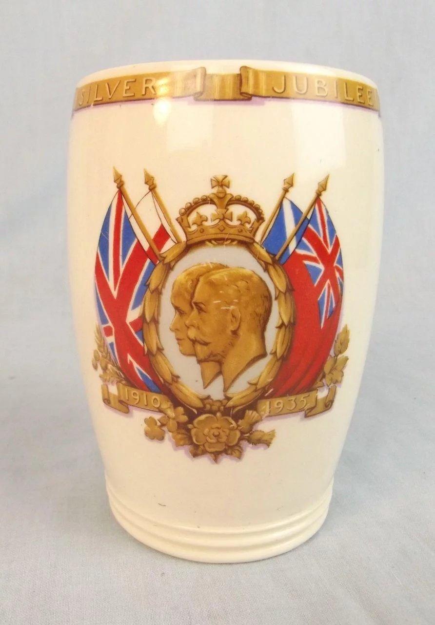 Gosport 1935 King George V Silver Jubilee Porcelain Beaker - Image 2