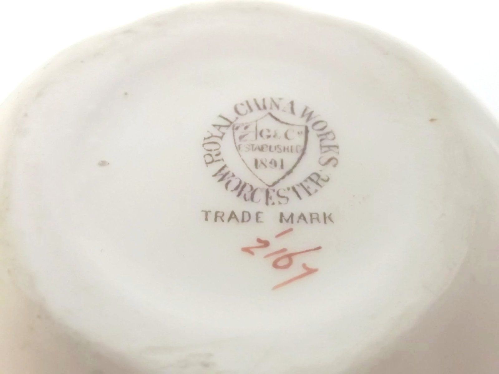 Graingers & Co. Worcester Blush Ivory Cache Pot - Image 7