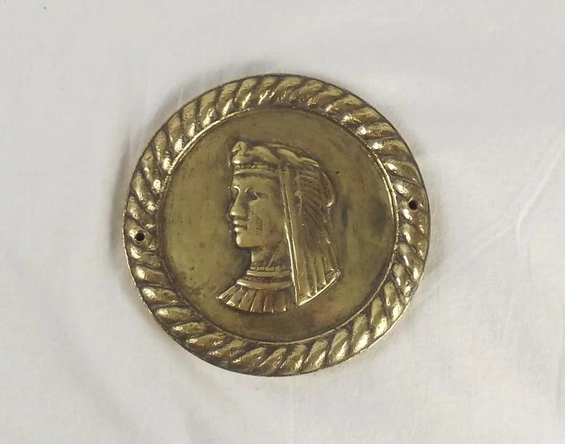HMS Isis 1937 D87 Bronze Boat Badge