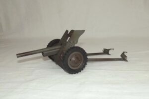 Hausser Post War Tin Plate Toy Model No. 719 Large Anti-Tank Gun