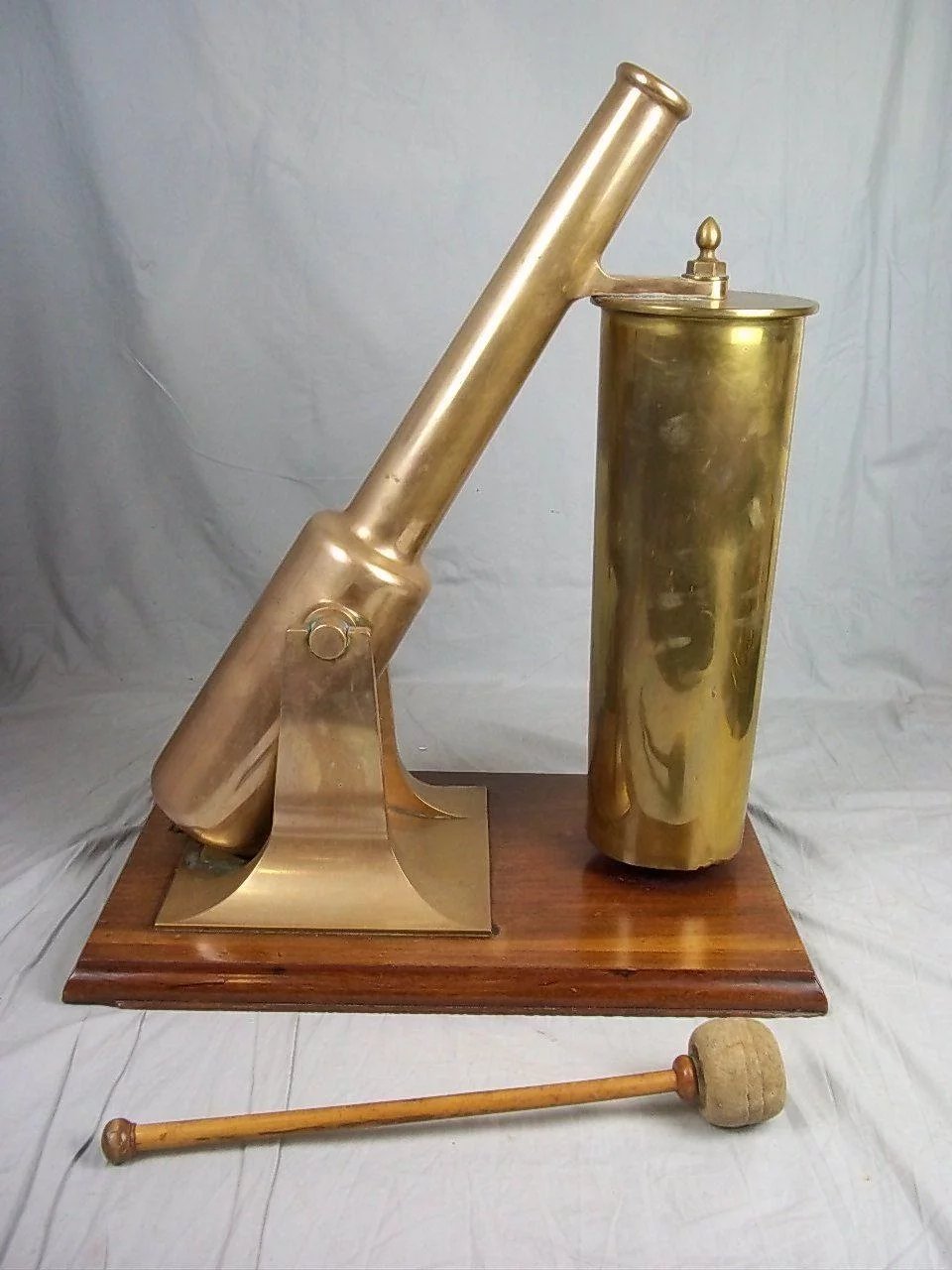 Hefty Model Of RML Armstrong Naval Gun Table Gong - Mess Piece From HMS Nelson - Image 2