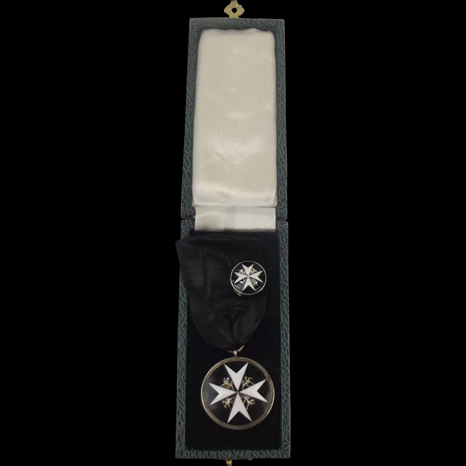 Honourable Order Of St John Serving Brother Breast Badge Pre 1949