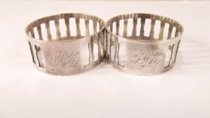 Initialed Pair of Silver Pierced Napkin Rings, London 1946, 35.6 g