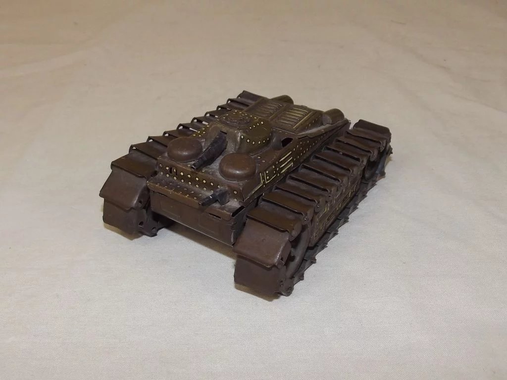 Japanese Pre-War Clockwork Tinplate Tank - Image 4