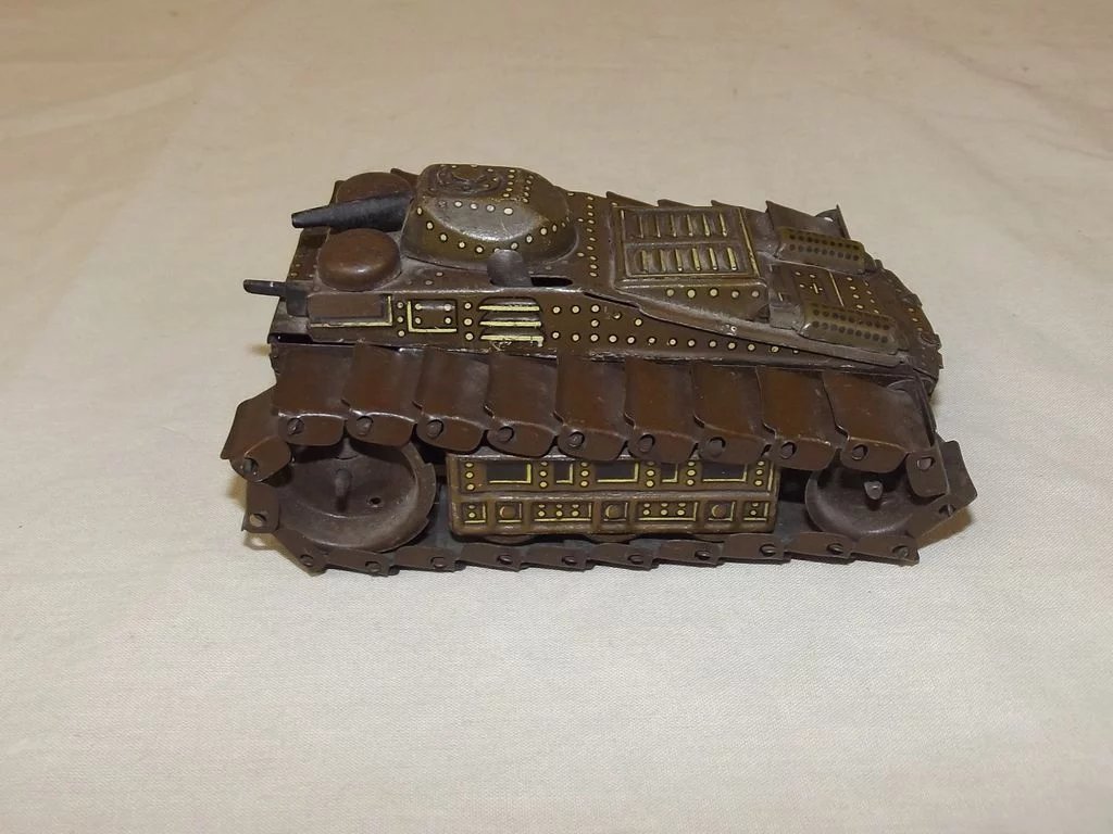 Japanese Pre-War Clockwork Tinplate Tank - Image 5