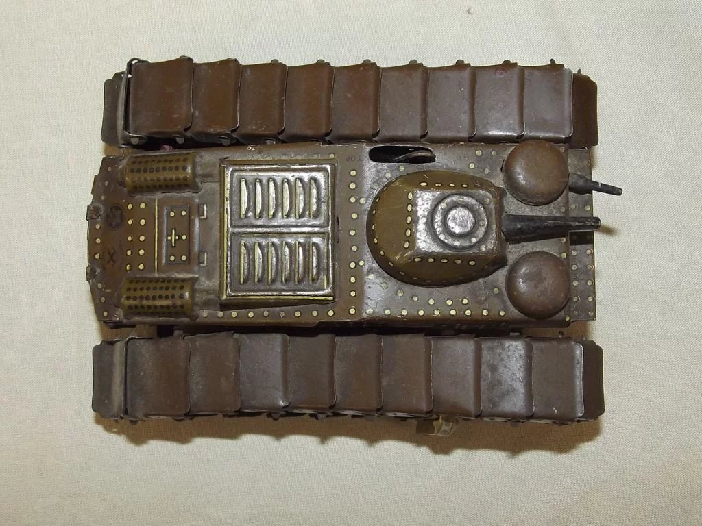 Japanese Pre-War Clockwork Tinplate Tank - Image 8