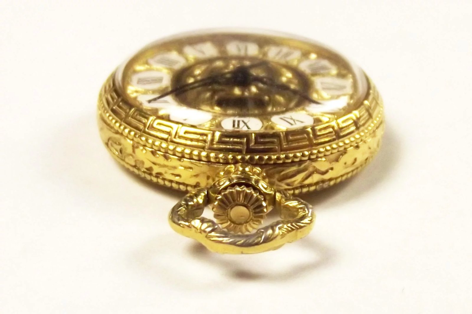 Ladies Fine 18ct Gold Ornate Algex Made Pocket Watch - Image 6