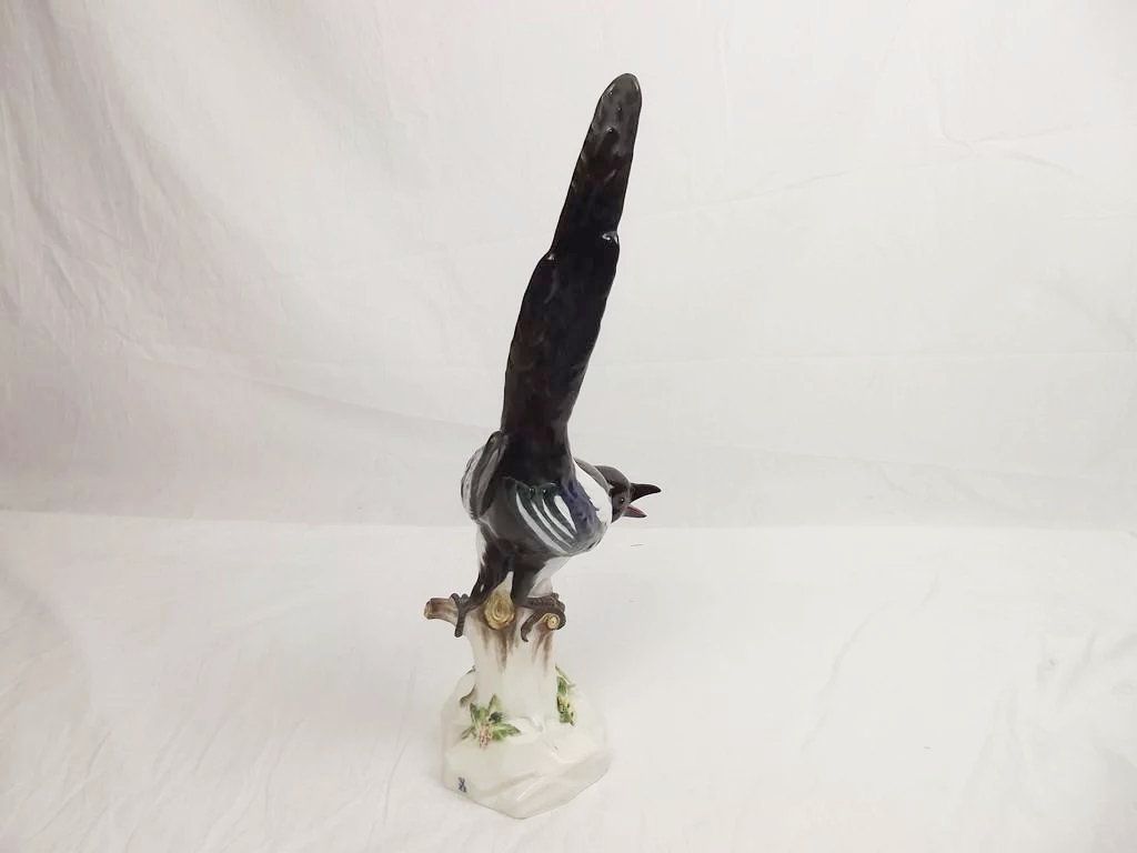 Large 1924-34 Meissen Magpie Bird Model 68b - Image 3