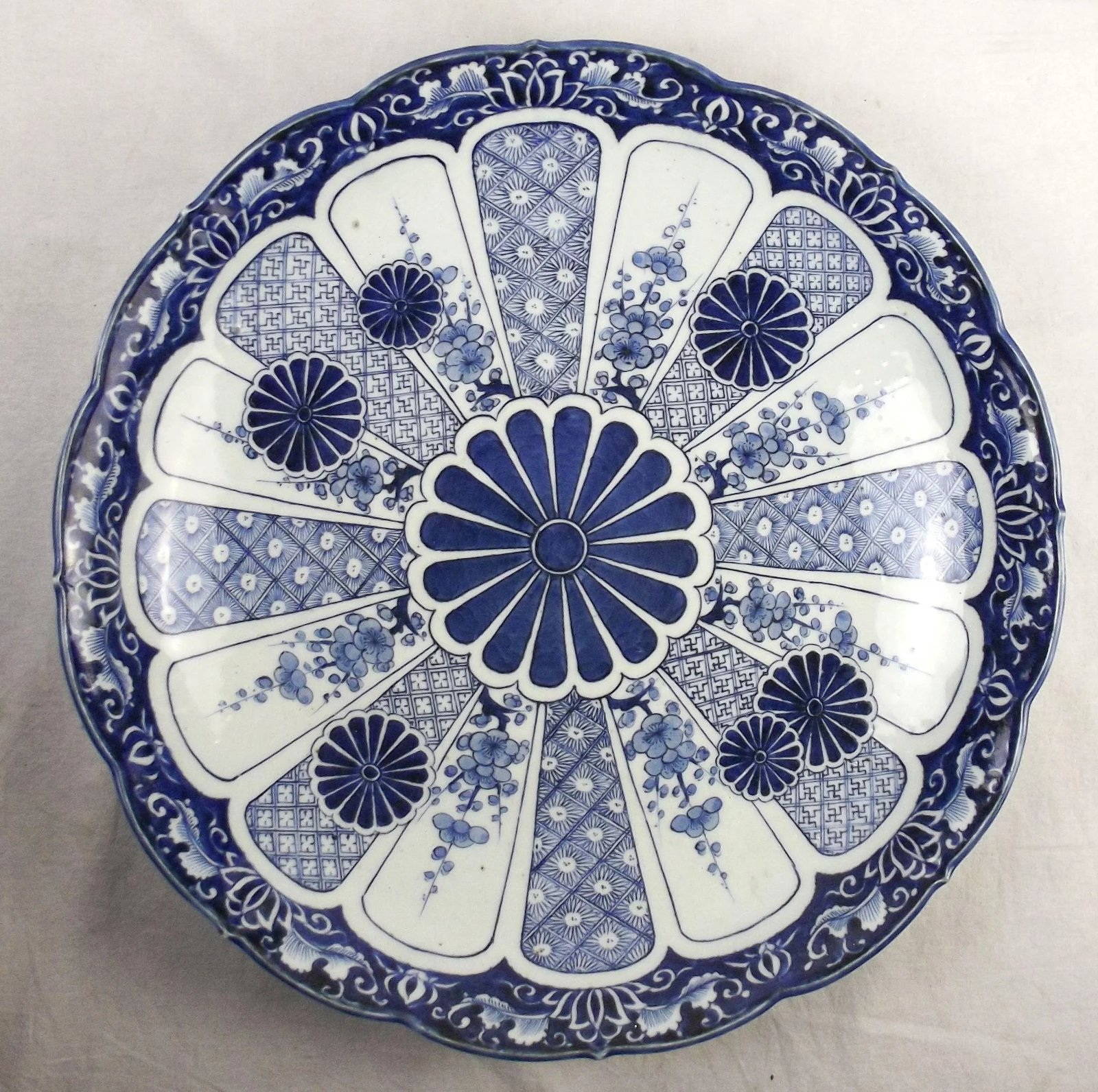 Large 19th Century Japanese Charger - Image 2
