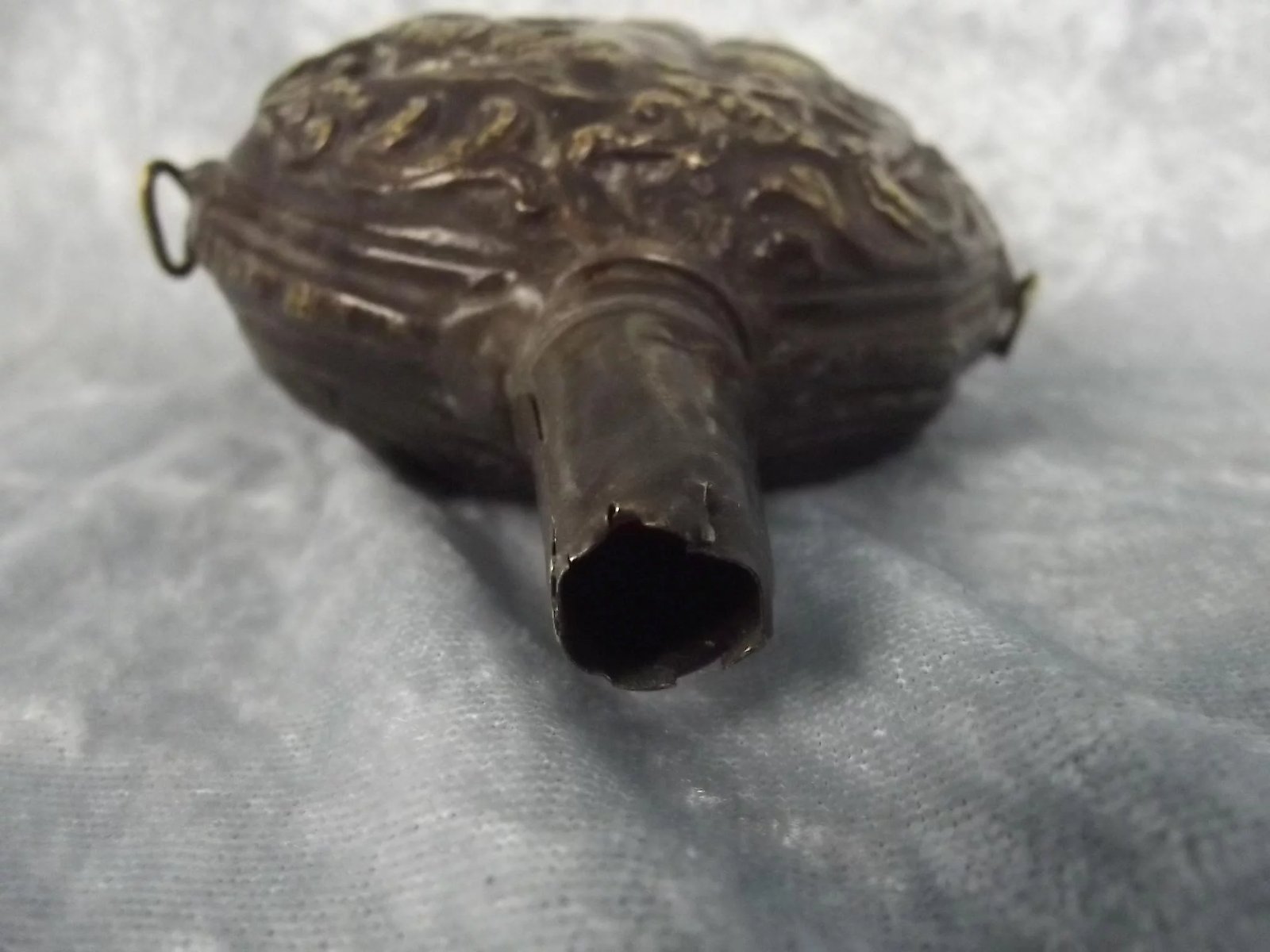 Late 17th Century Brass Hunting Powder Flask - Image 10