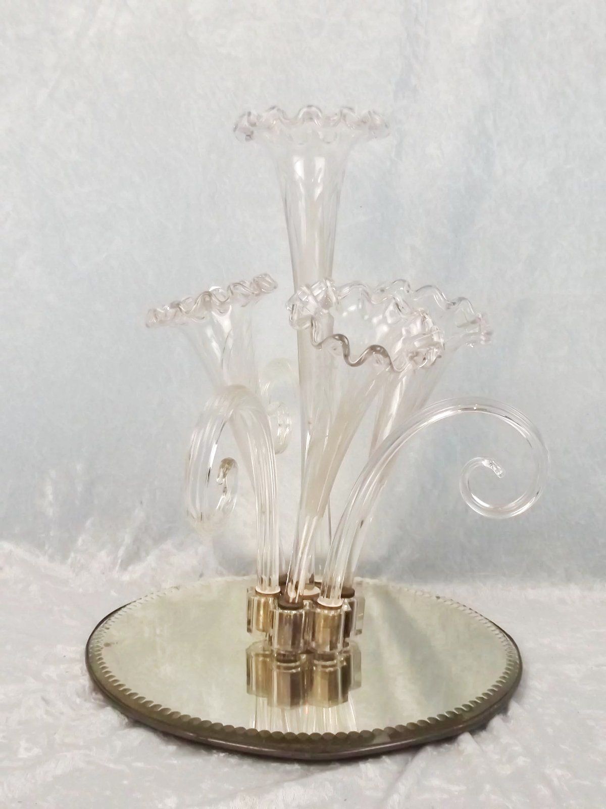 Late 19th Century Large Clear Four Trumpet Glass Epergne - Image 3