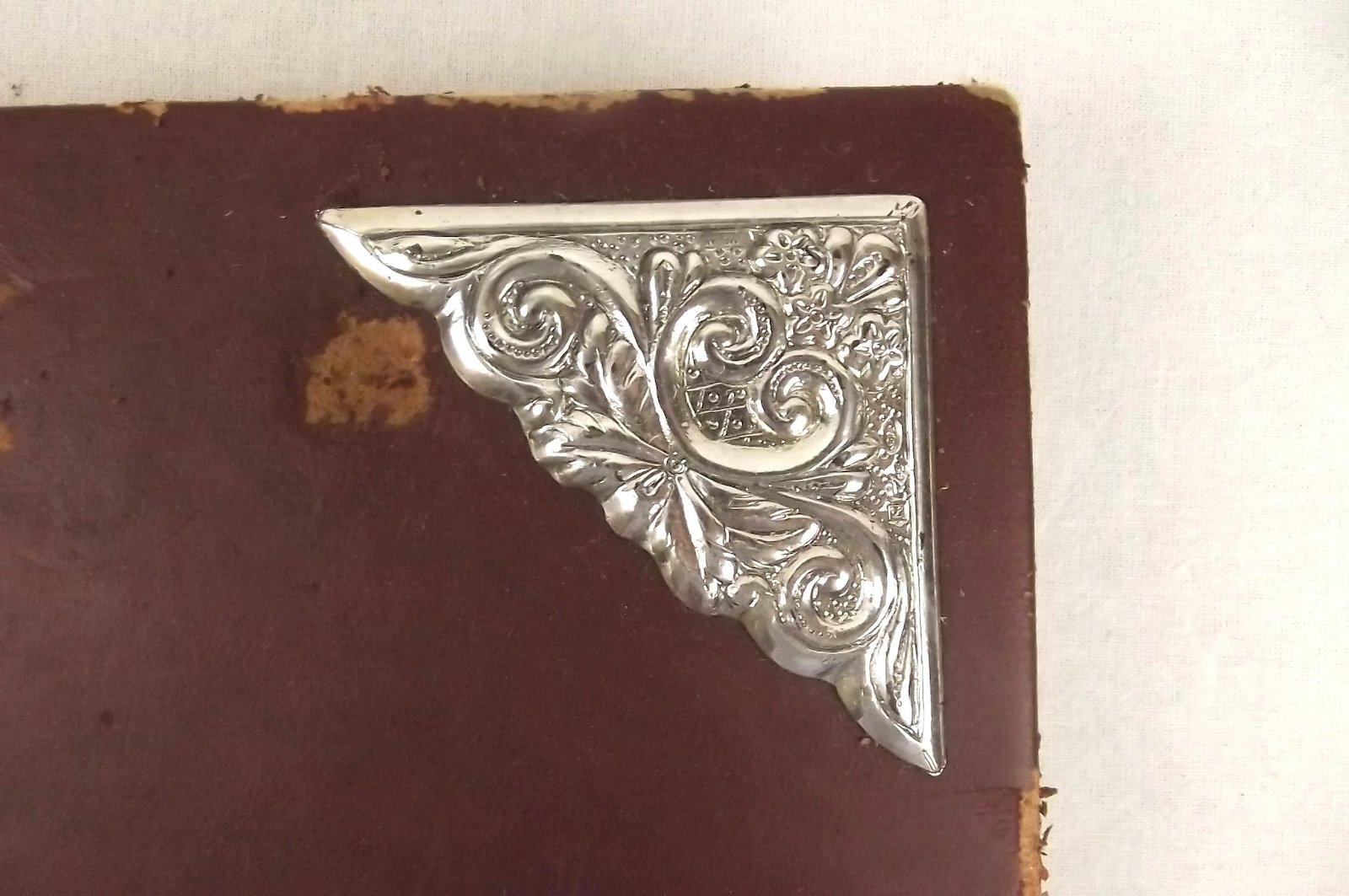 Late Victorian Unused Antique Photo Album With Silver Decor - Image 5