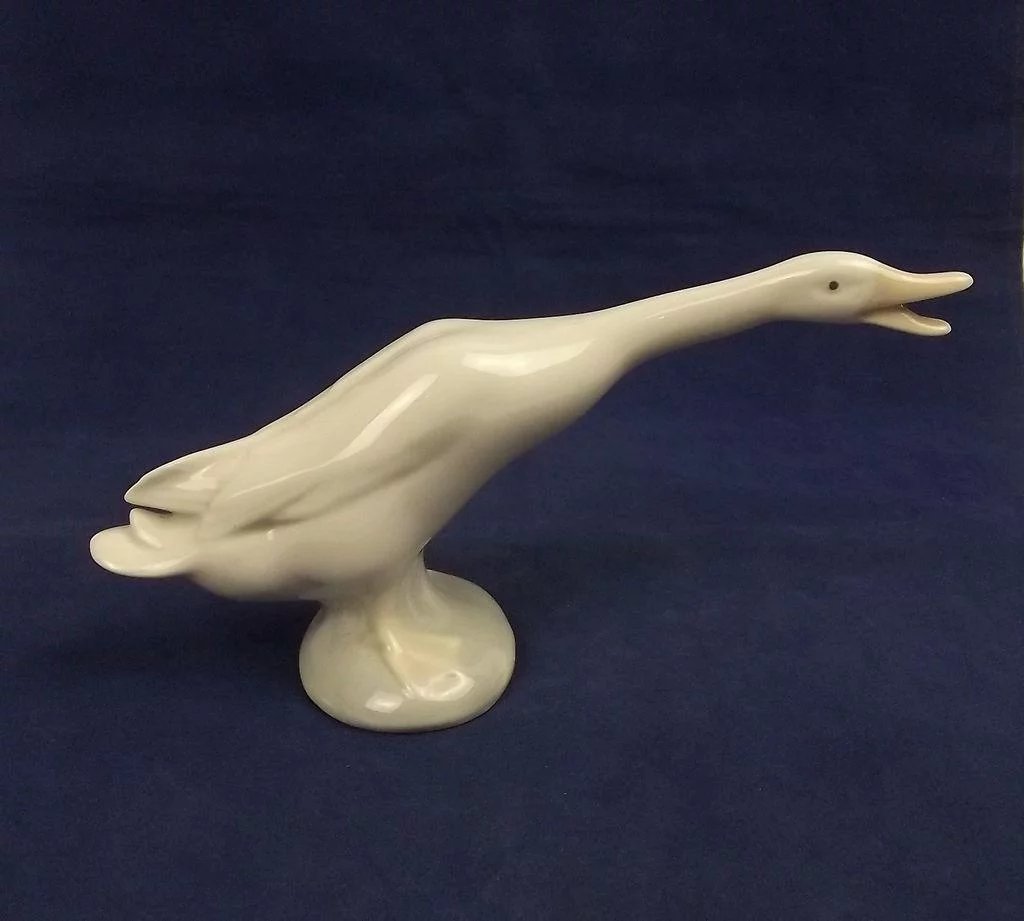 Lladro 4551 Porcelain Figure Of Little Duck - Image 2