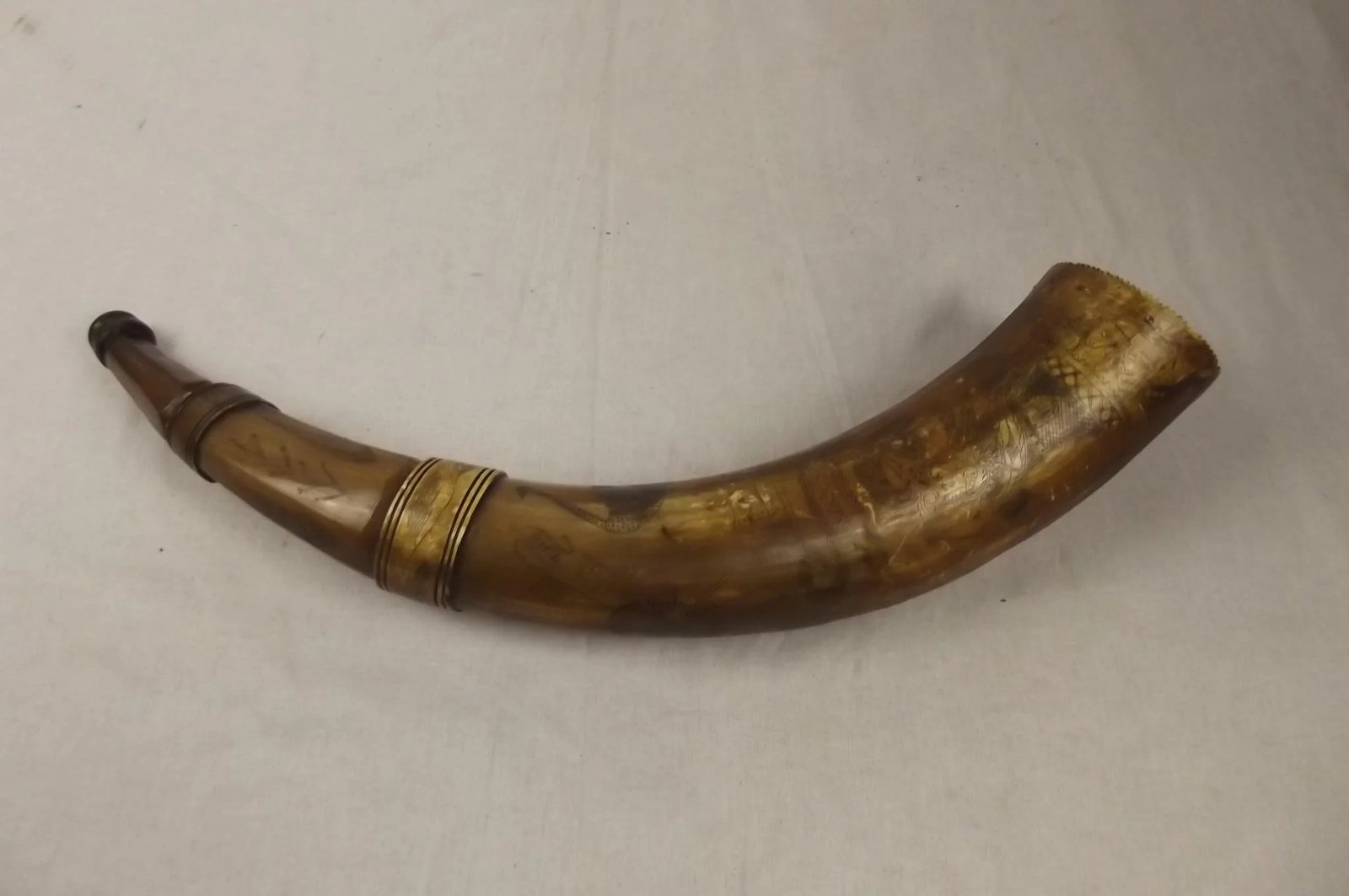Mid 19th Century Carved Scottish Powder Horn Flask - Image 3
