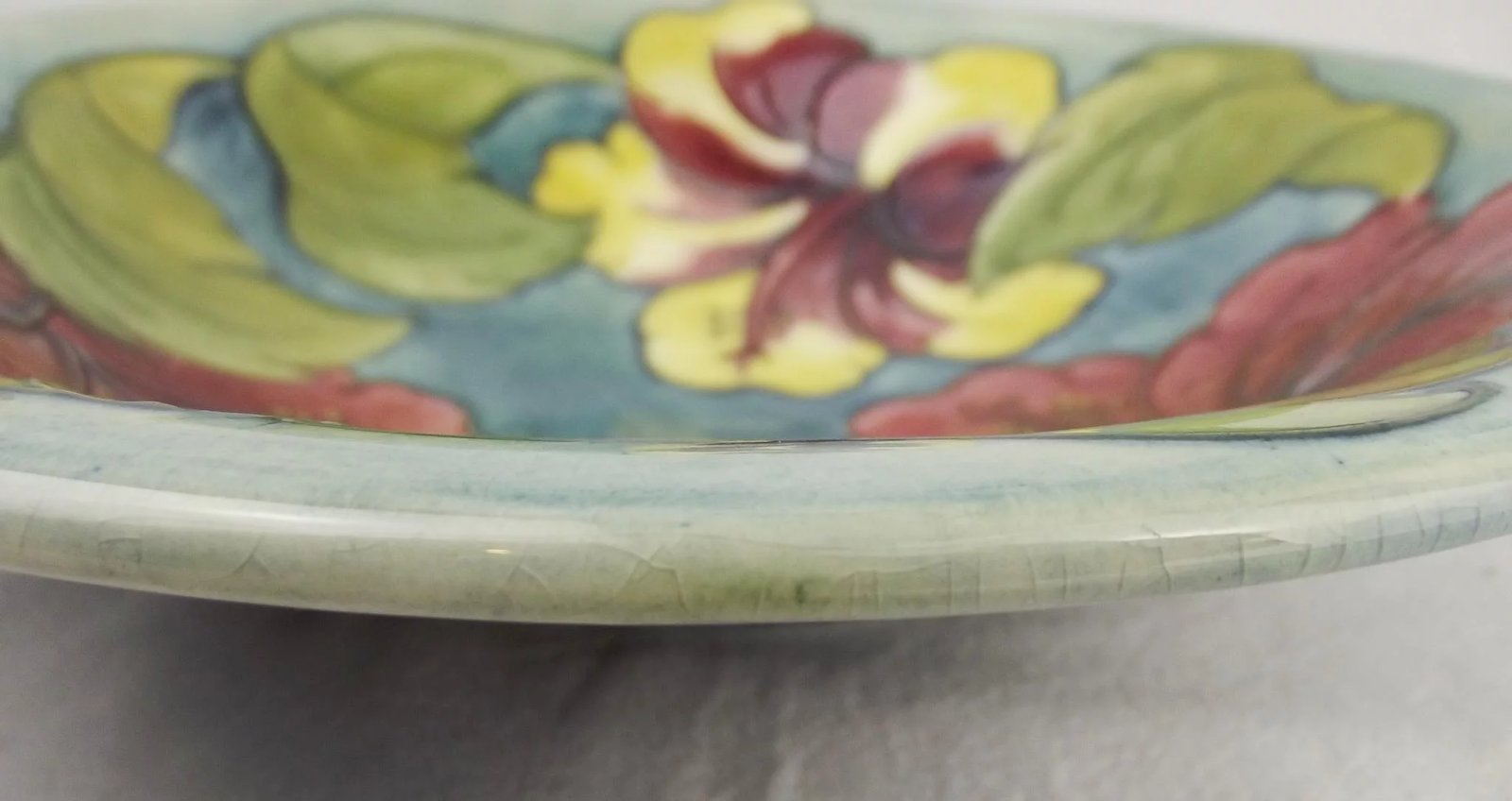 Moorcroft Hibiscus Pattern Bowl With Queen Mary Label - Image 9