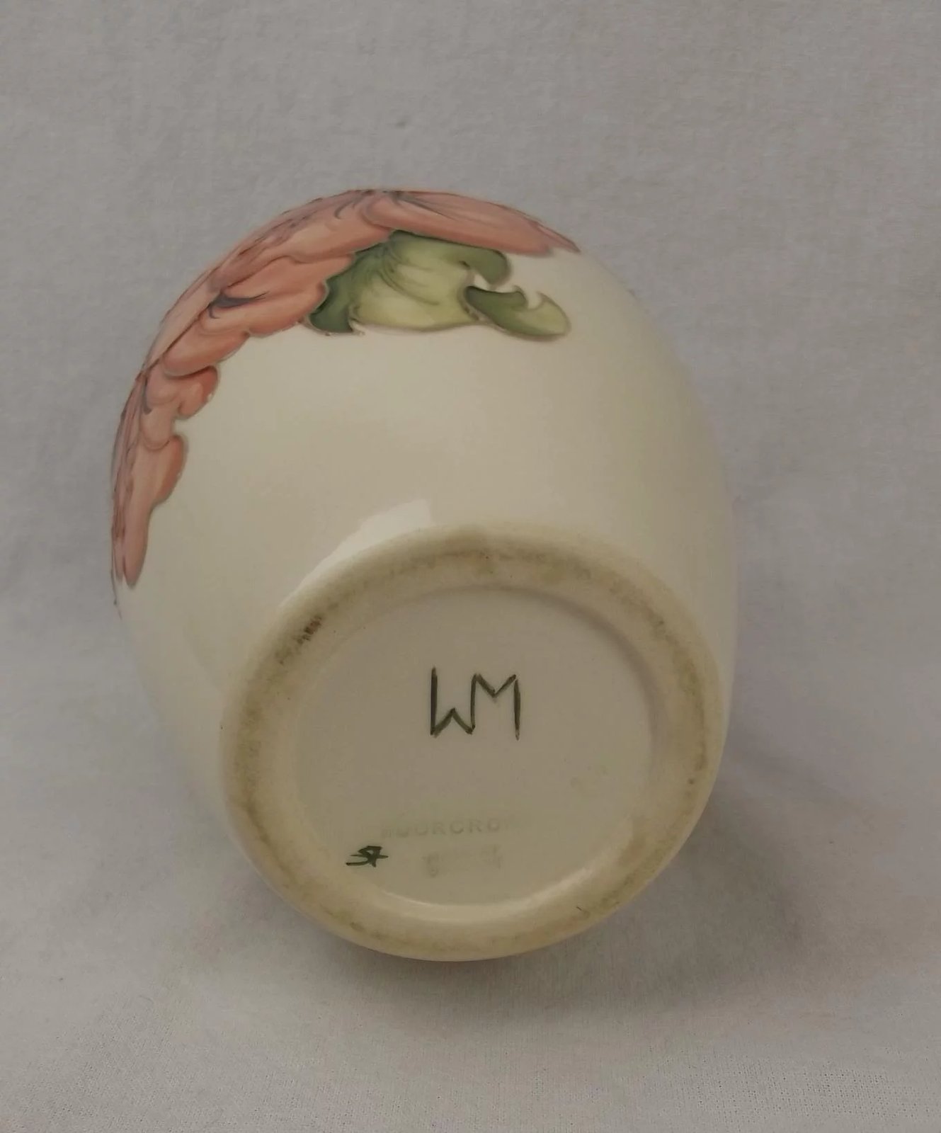 Moorcroft Hibiscus Pattern Ceramic Vase - Image 6
