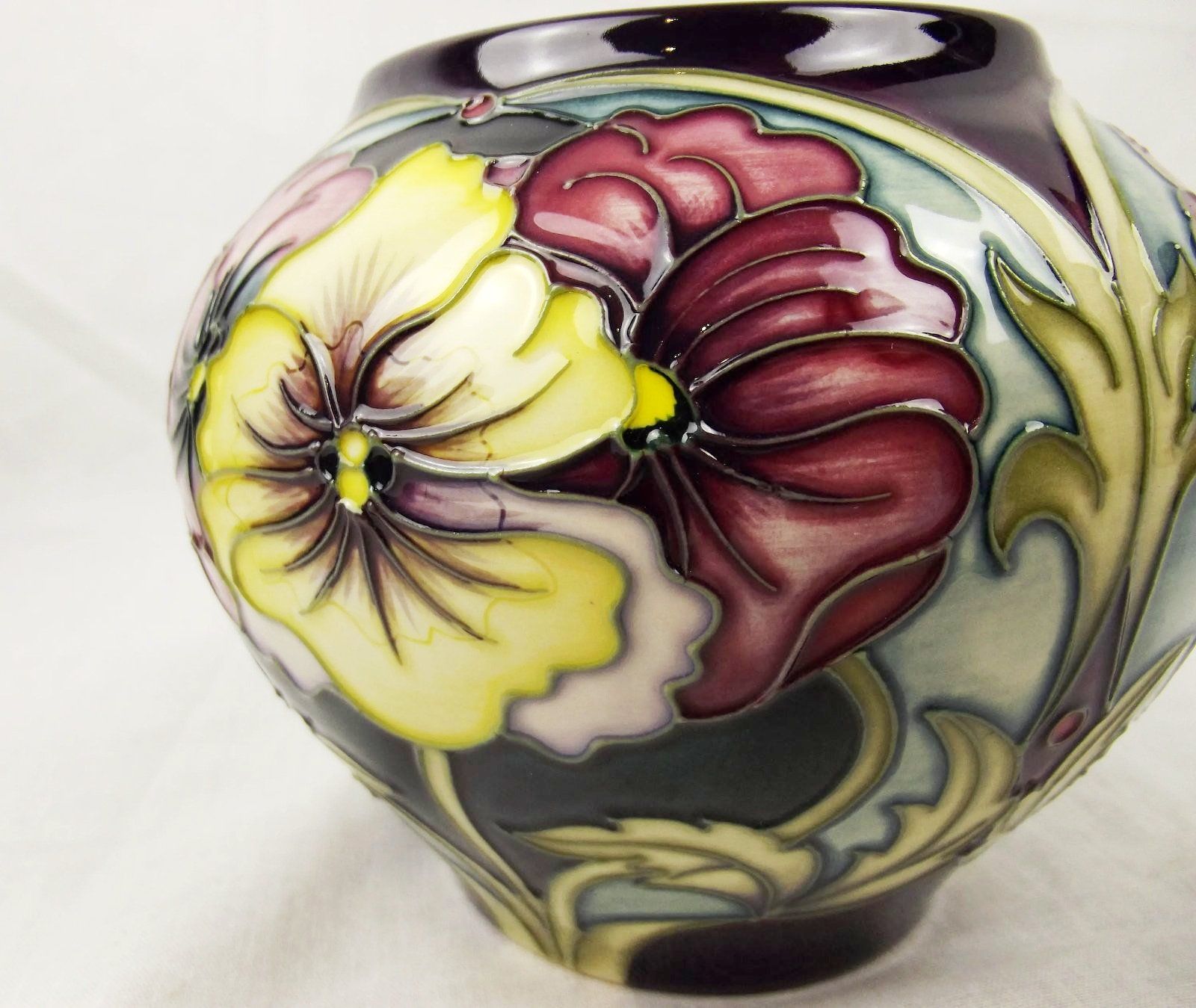 Moorcroft Pottery Pansy Pattern Vase c2006 - Boxed - Image 5