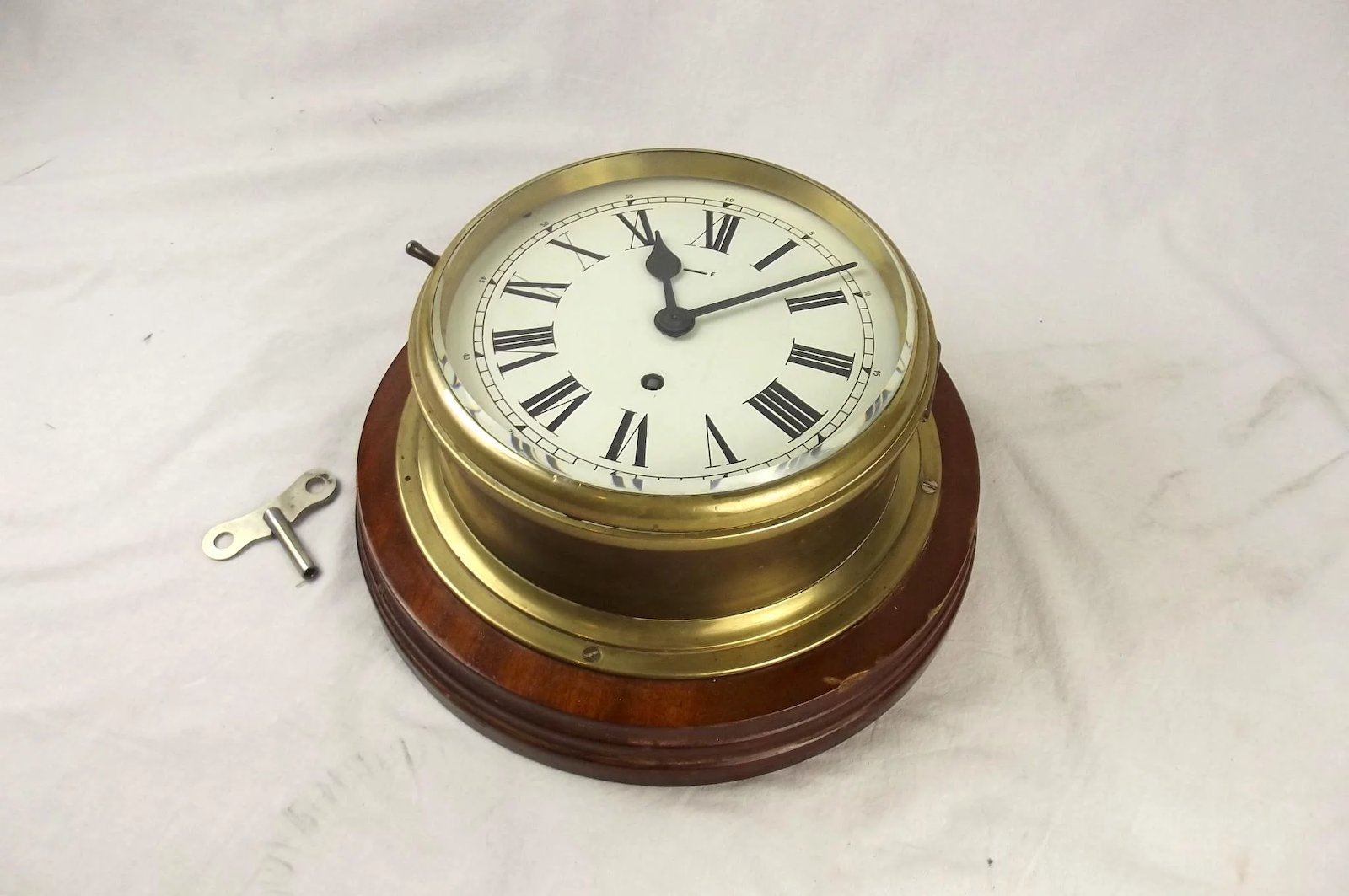 Mounted 8 Day Ships Bulkhead Clock - Image 3