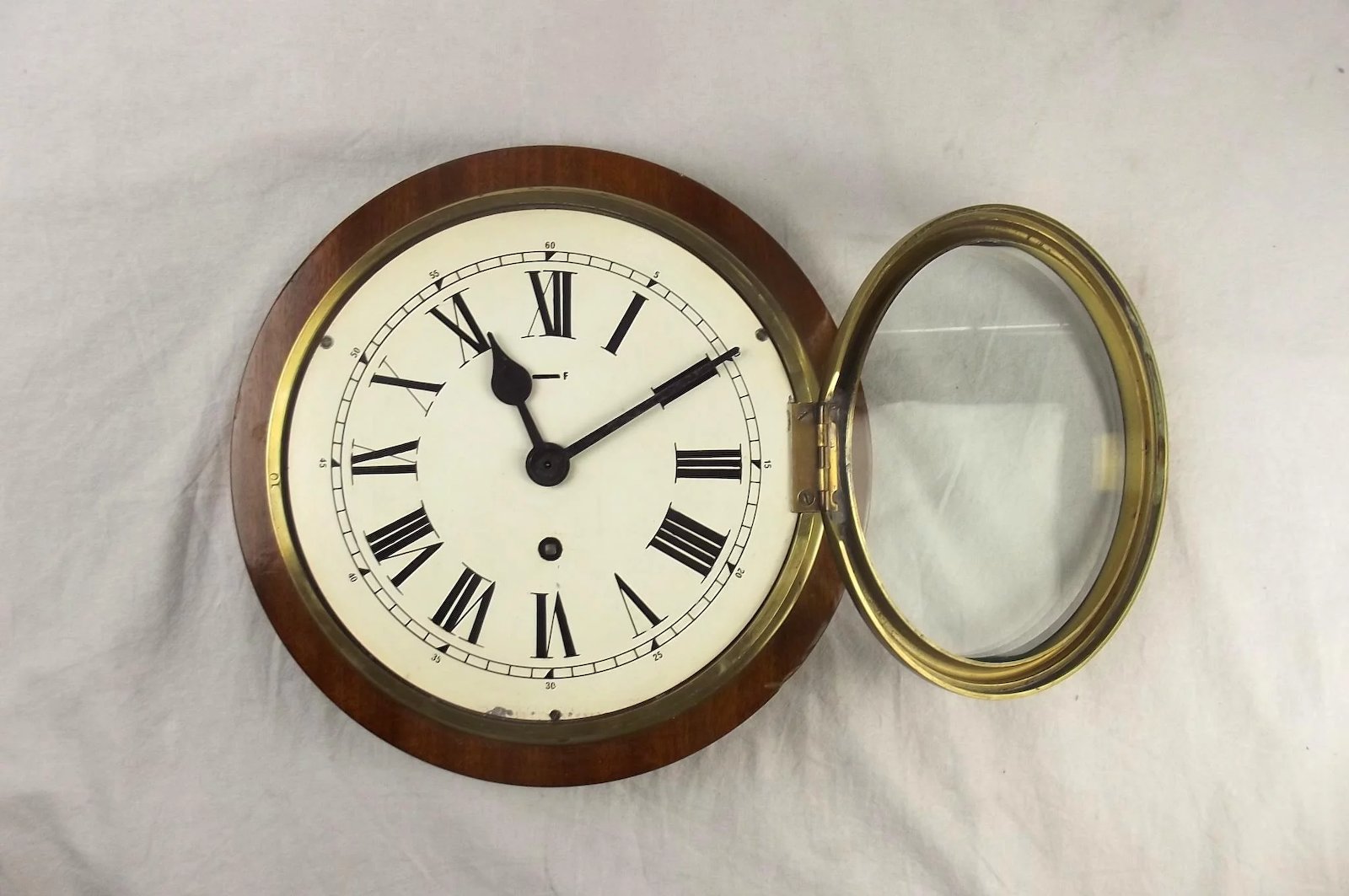 Mounted 8 Day Ships Bulkhead Clock - Image 4