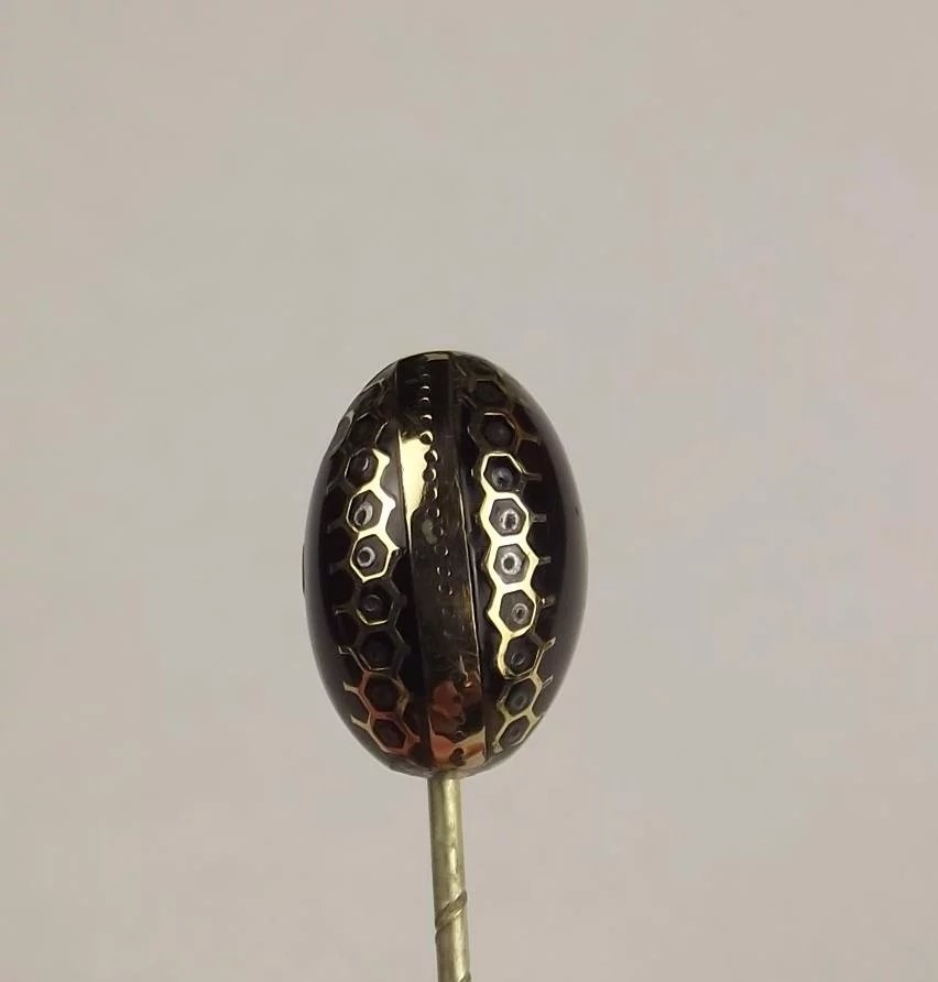 Onyx Pin Brooch With 9ct Gold Detail - Image 4