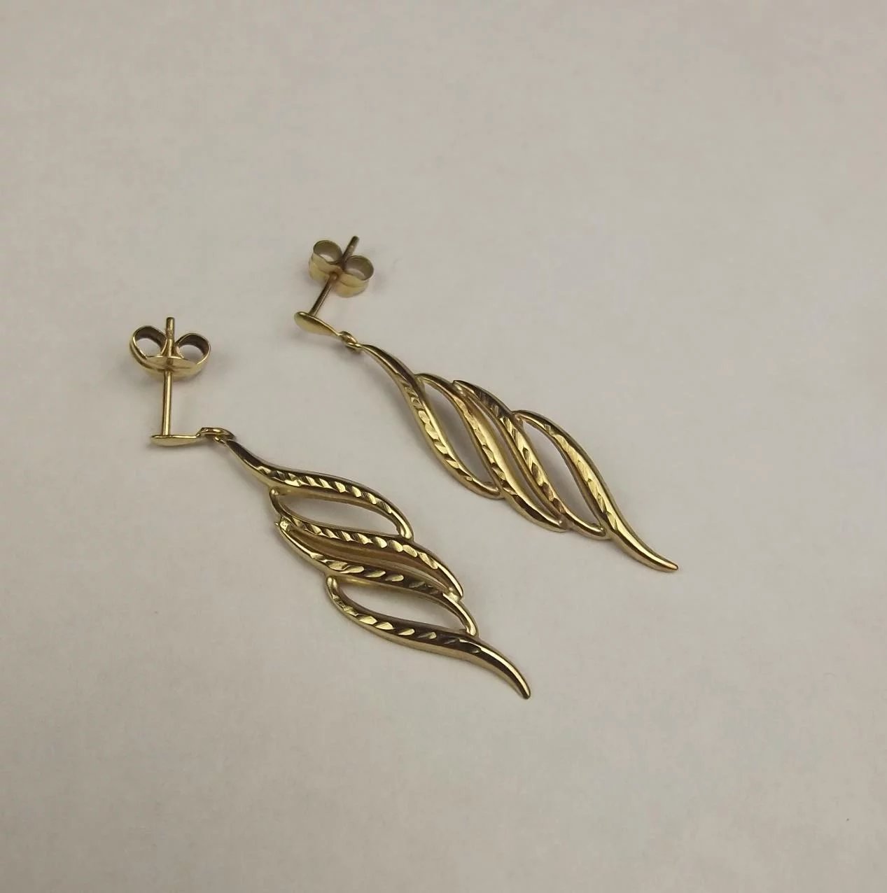 Pair Of 9ct Gold Earrings - Image 2
