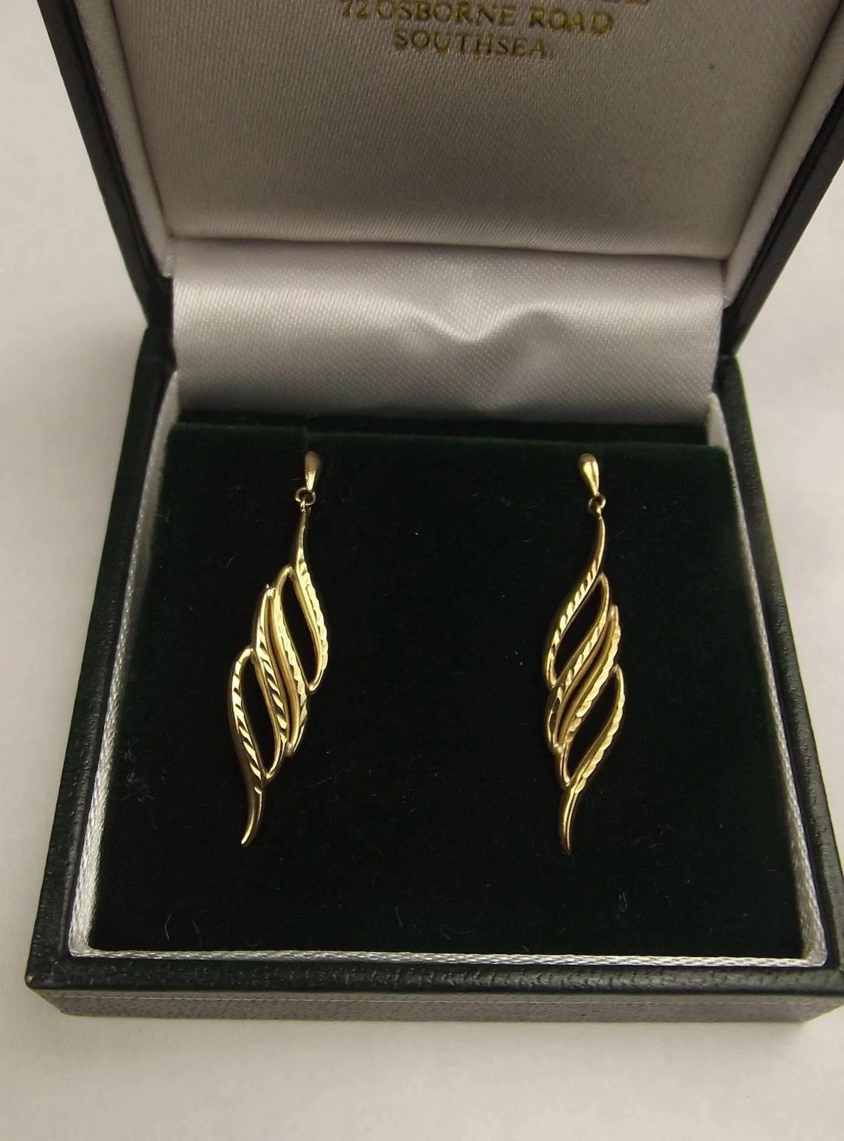 Pair Of 9ct Gold Earrings - Image 3