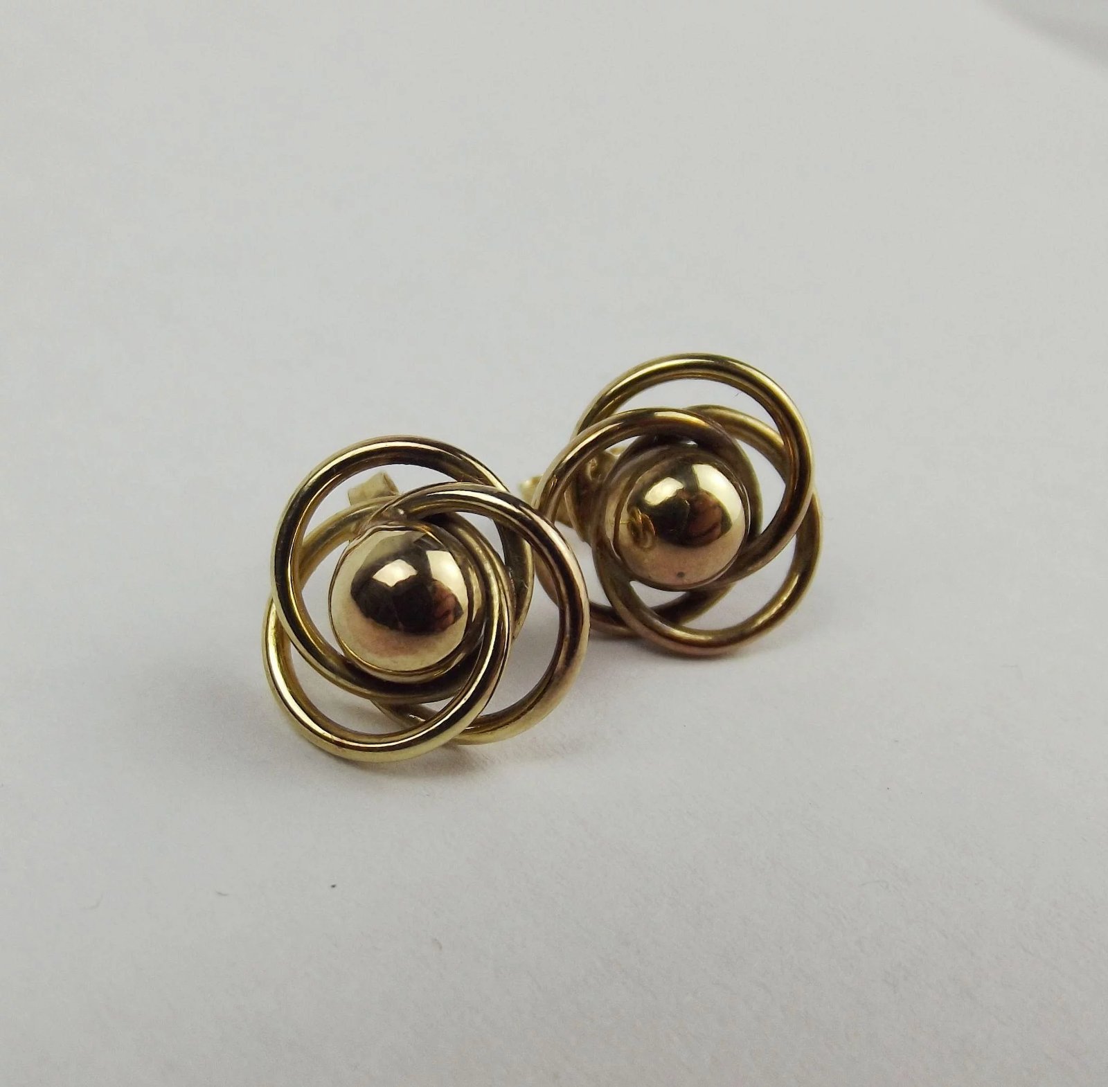 Pair Of 9ct Yellow Gold Earrings - Image 5