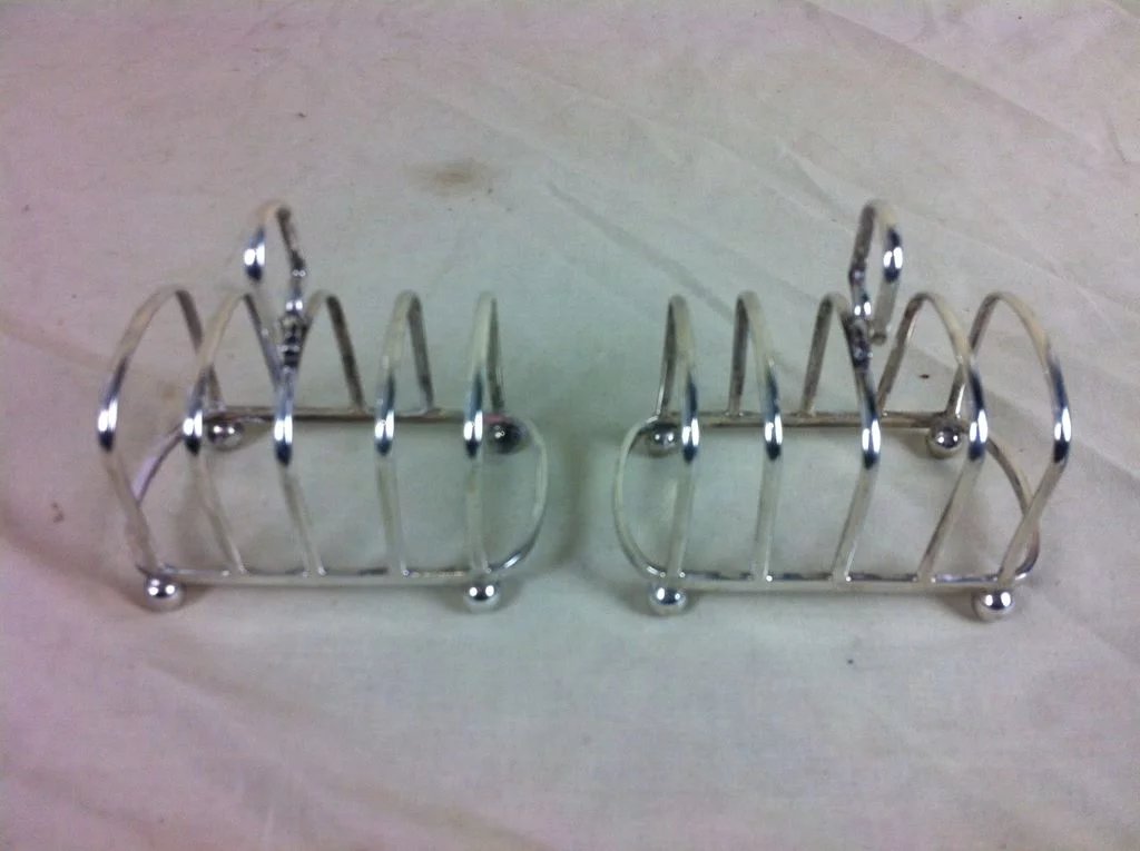 Pair of Silver 4 Slice Toast Racks London 1931, 162g - Image 3