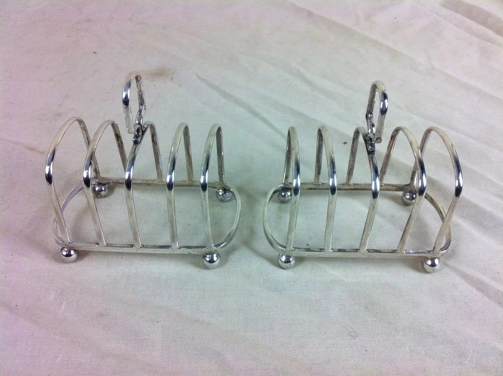 Pair of Silver 4 Slice Toast Racks London 1931, 162g - Image 5