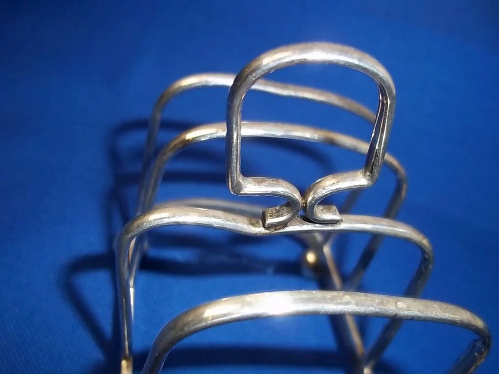 Pair of Silver 4 Slice Toast Racks London 1931, 162g - Image 10