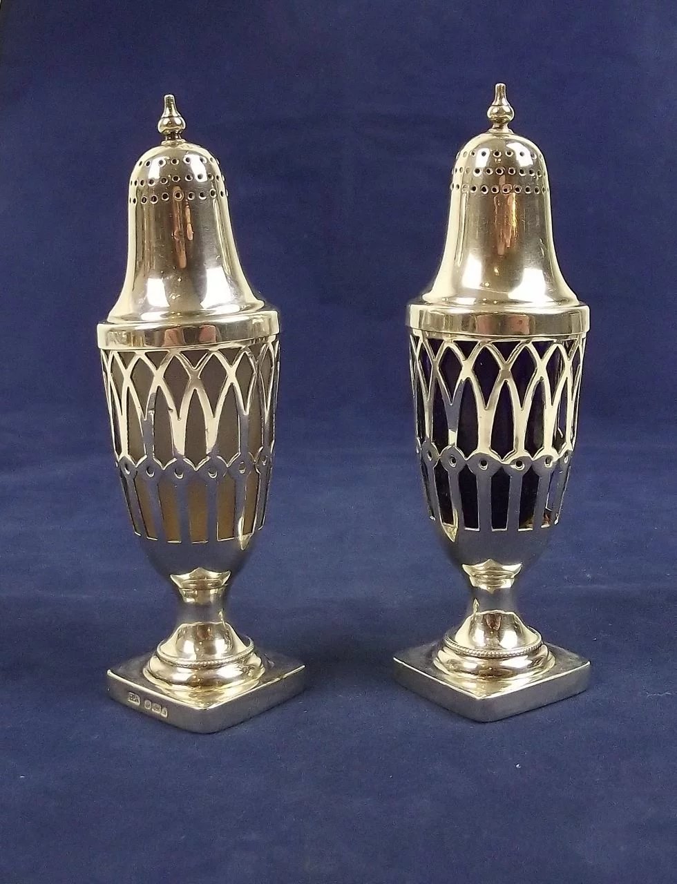Pair Of Silver Pepperette Shakers With Glass Liners Sheffield 1924 - Image 3