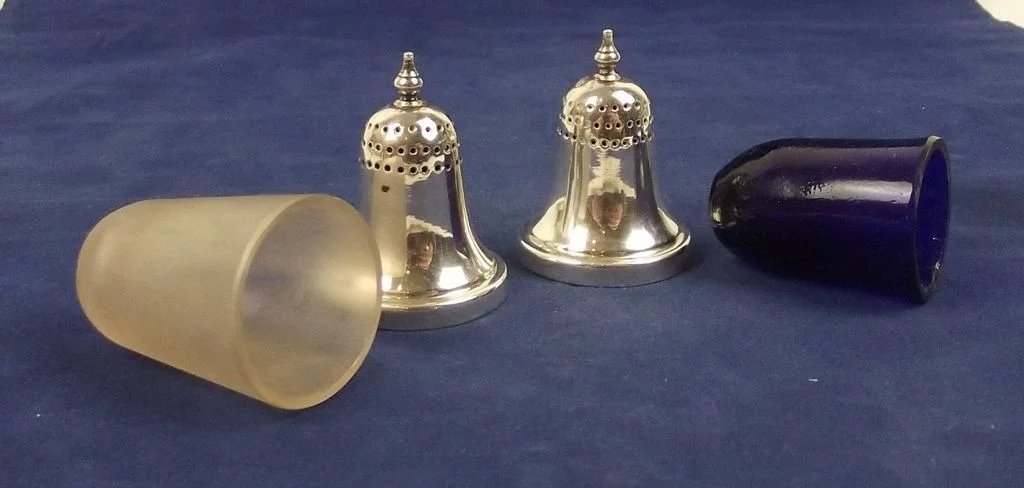 Pair Of Silver Pepperette Shakers With Glass Liners Sheffield 1924 - Image 4