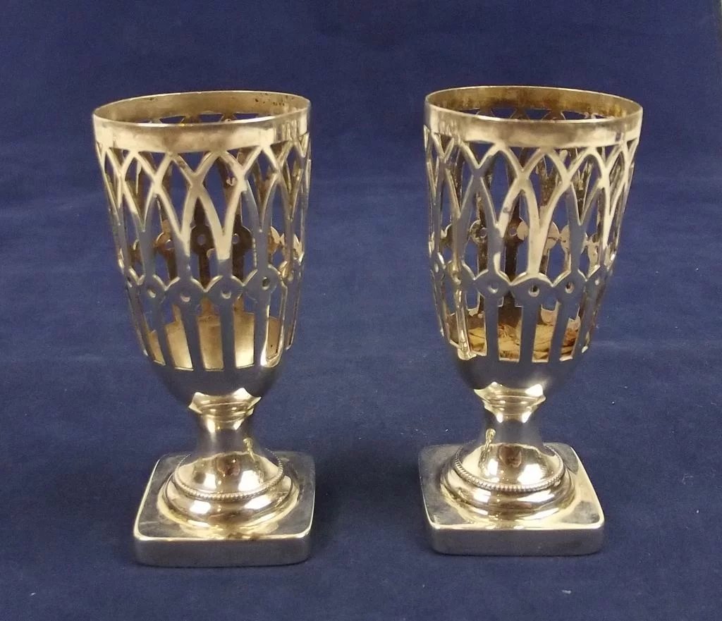 Pair Of Silver Pepperette Shakers With Glass Liners Sheffield 1924 - Image 5