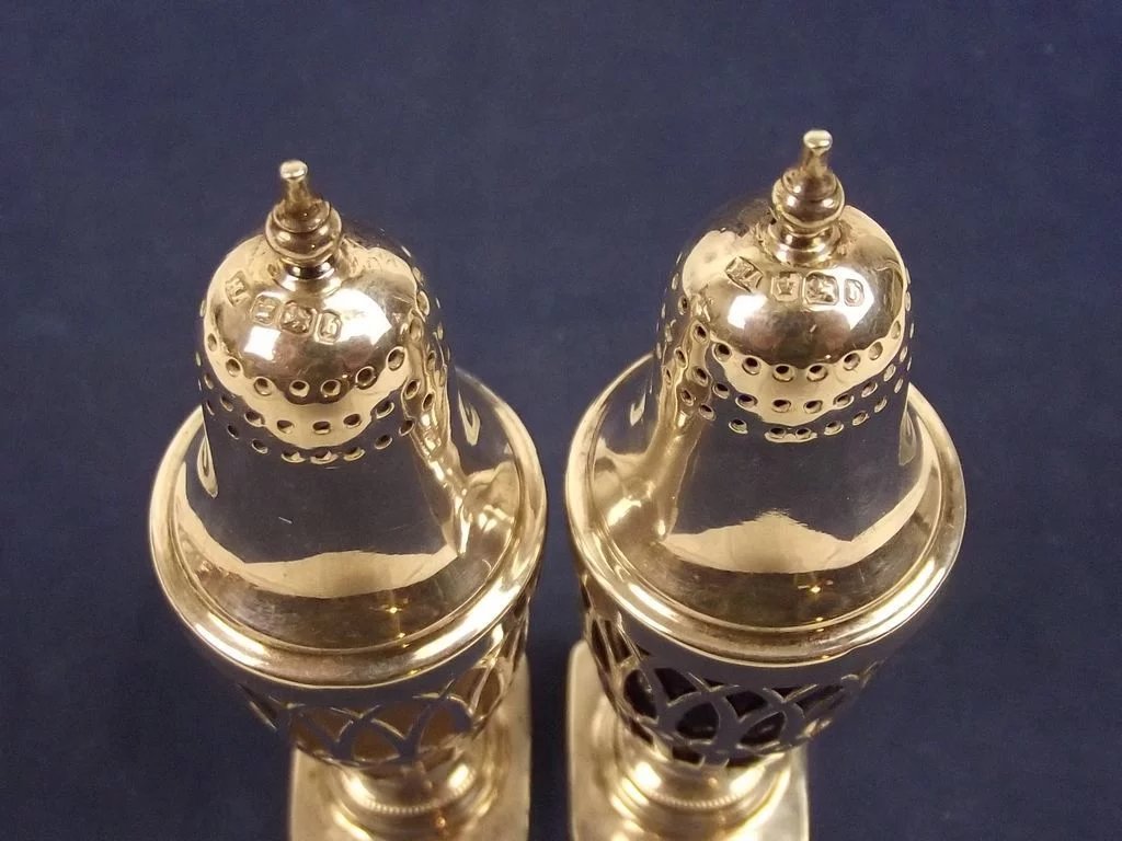 Pair Of Silver Pepperette Shakers With Glass Liners Sheffield 1924 - Image 8