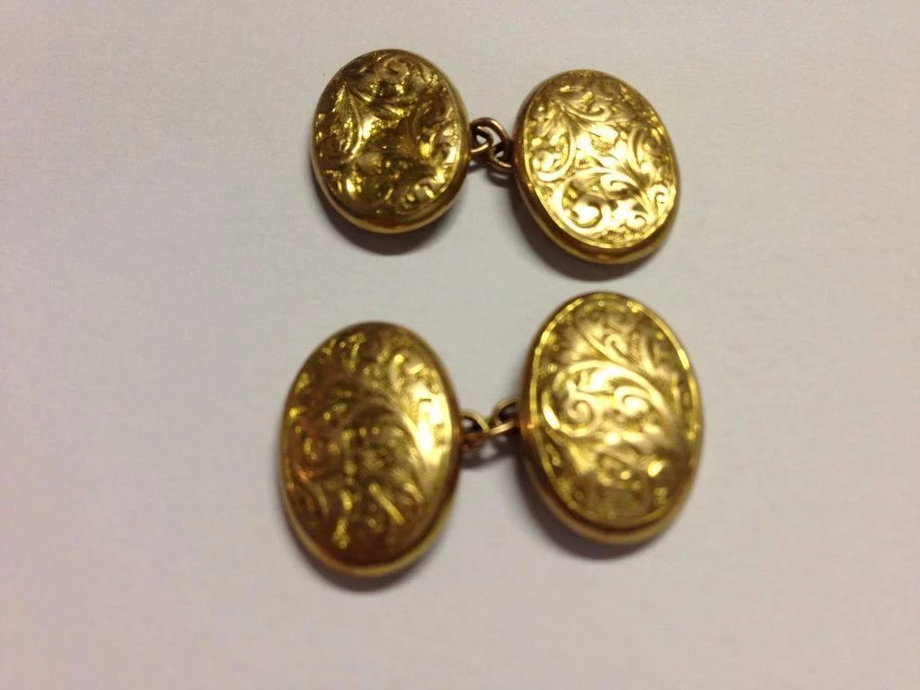 Pair Of Vintage 9ct Gold Oval Engraved Cufflinks - Image 2