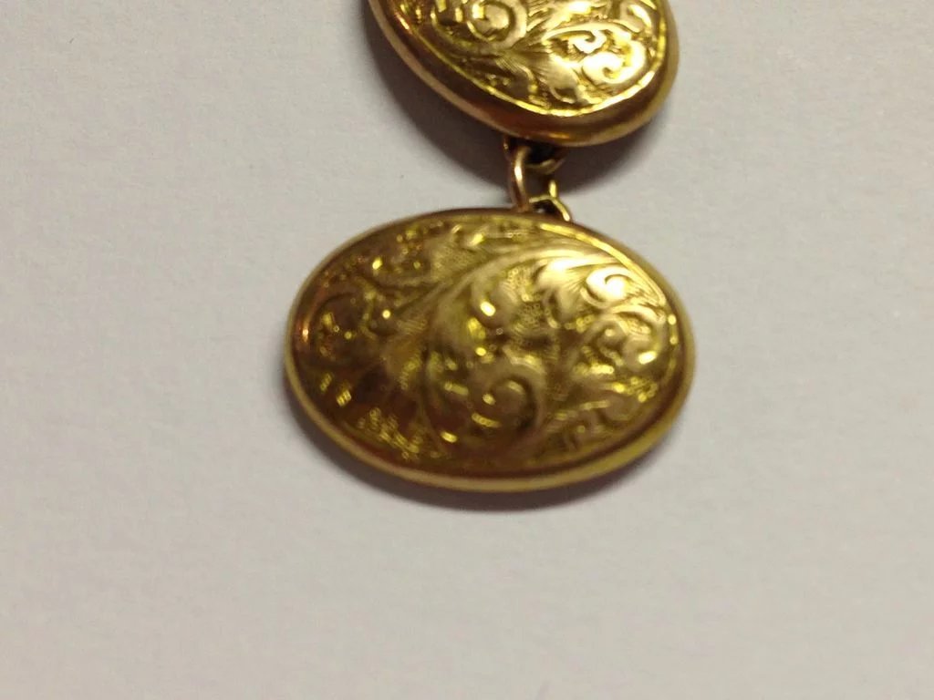 Pair Of Vintage 9ct Gold Oval Engraved Cufflinks - Image 3