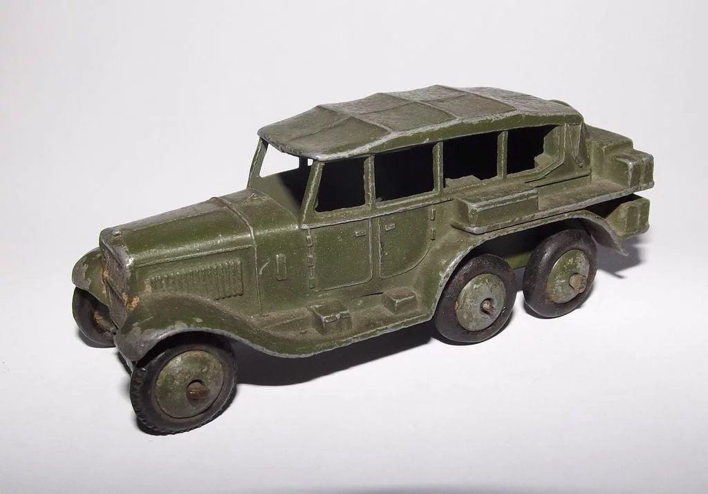 Post-War Dinky Toys No. 152b Reconnaissance Car #4 - Image 2