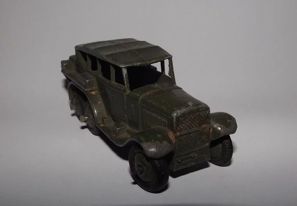 Post-War Dinky Toys No. 152b Reconnaissance Car #4 - Image 3