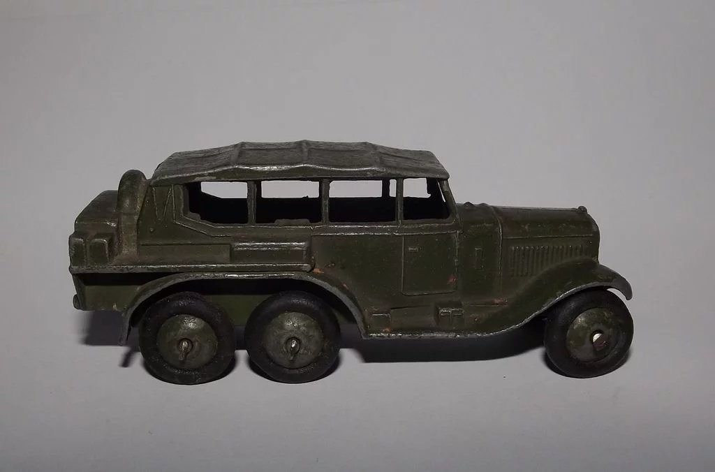 Post-War Dinky Toys No. 152b Reconnaissance Car #4 - Image 4