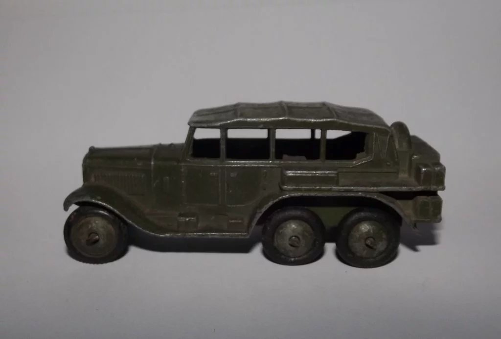 Post-War Dinky Toys No. 152b Reconnaissance Car #4 - Image 6
