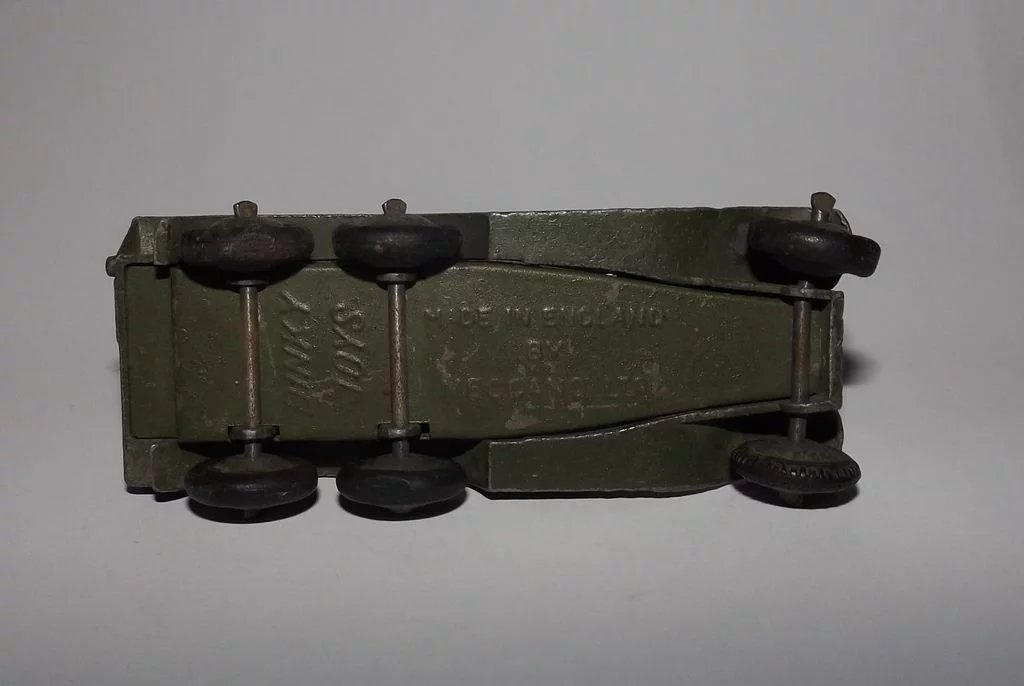 Post-War Dinky Toys No. 152b Reconnaissance Car #4 - Image 7